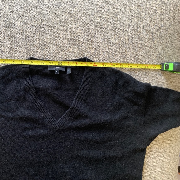 Theory 100% Cashmere V-Neck Sweater in Black size M - Picture 6 of 9